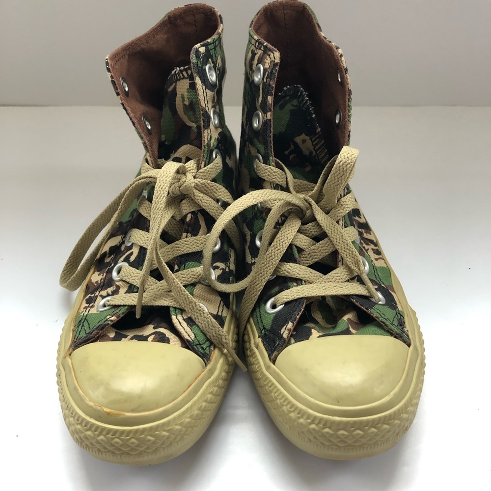 Converse women’s camo chucks - size 6.5